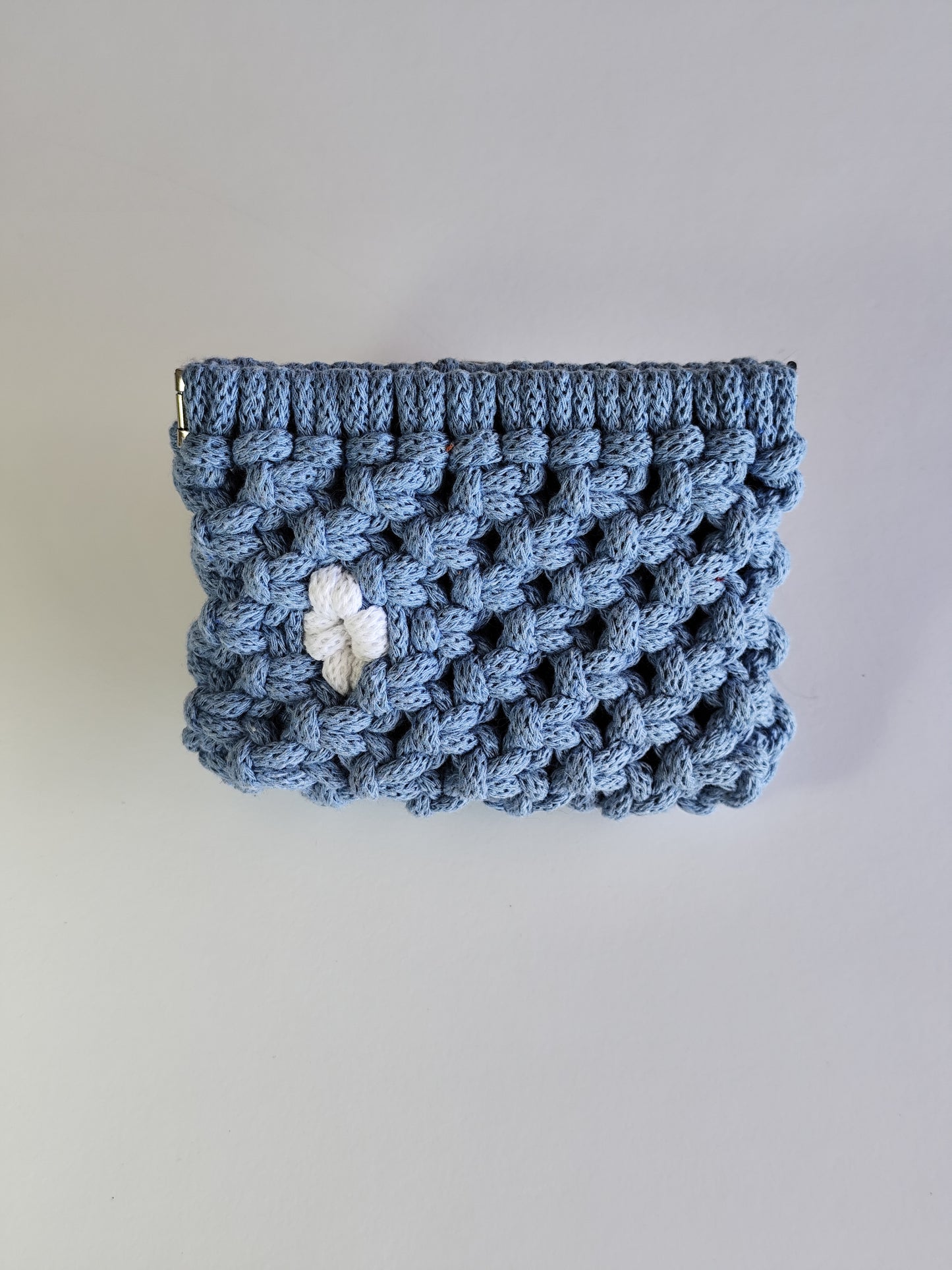 Monedero "Beso de Flor" · Pequeño tesoro artesanal ·