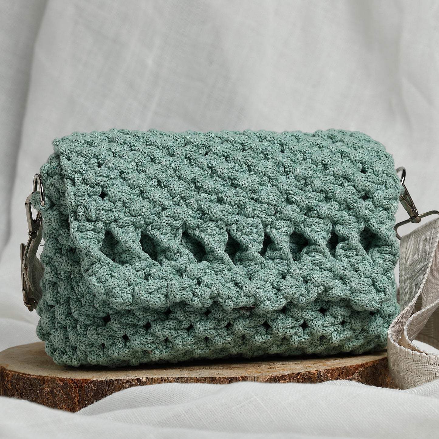 Bolso Esencia · Bandolera de macramé artesanal ·