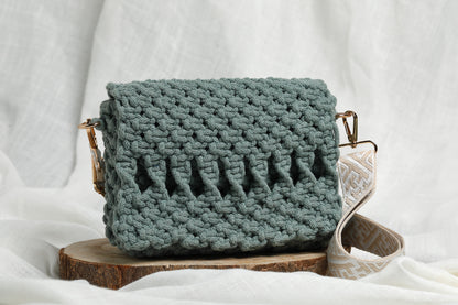 Bolso Esencia · Bandolera de macramé artesanal ·