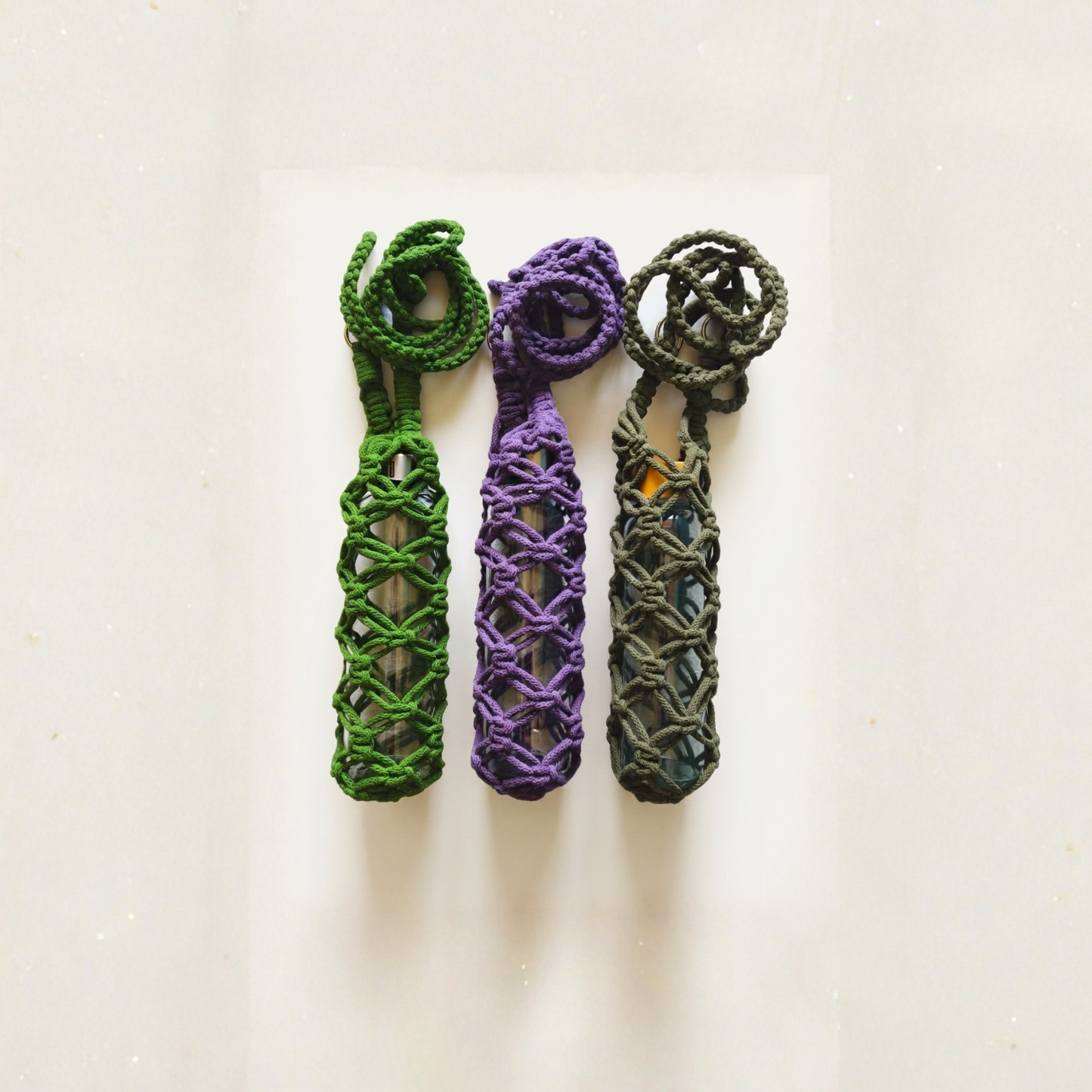 Portabotellas "Vital" · Macramé sostenible para el día a día ·