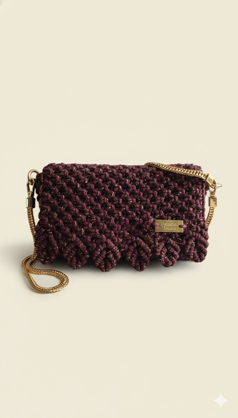 Bolso Destello  · Reflejos de elegancia en macramé con hilo dorado ·