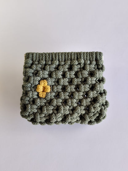 Monedero "Beso de Flor" · Pequeño tesoro artesanal ·