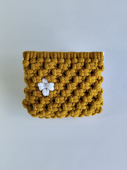 Monedero "Beso de Flor" · Pequeño tesoro artesanal ·