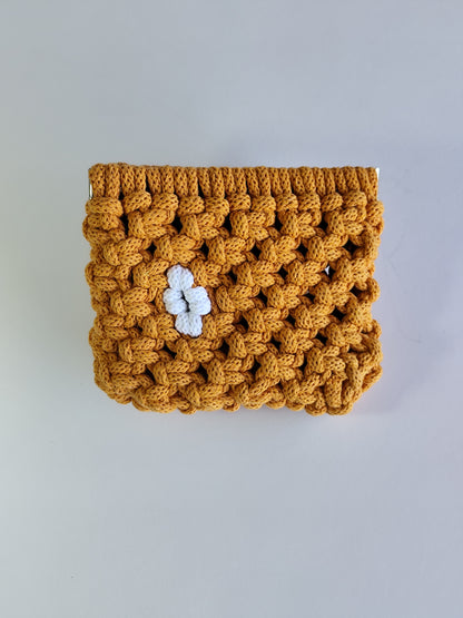 Monedero "Beso de Flor" · Pequeño tesoro artesanal ·