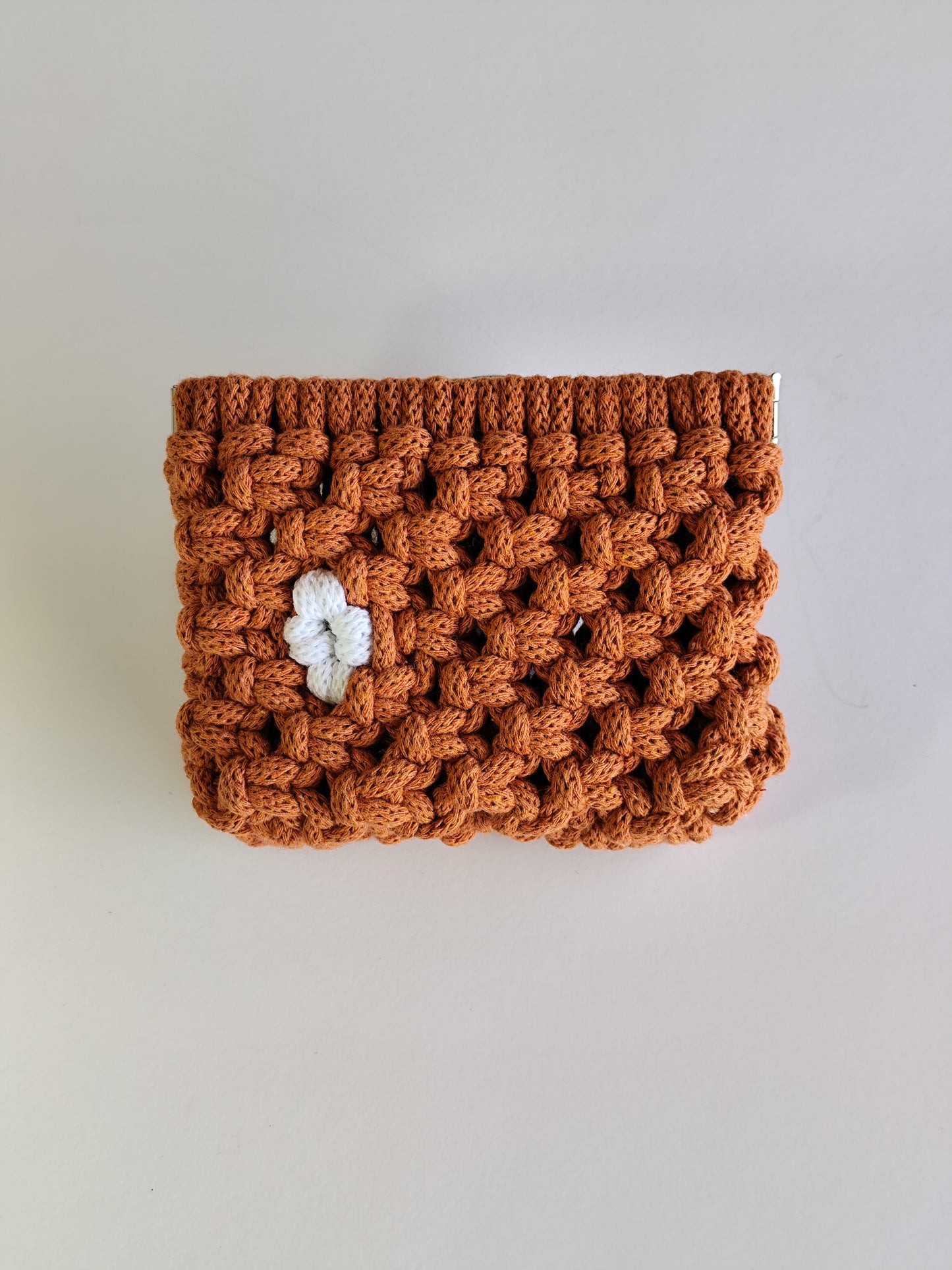 Monedero "Beso de Flor" · Pequeño tesoro artesanal ·