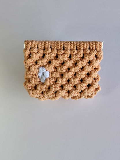 Monedero "Beso de Flor" · Pequeño tesoro artesanal ·