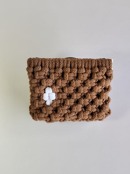 Monedero "Beso de Flor" · Pequeño tesoro artesanal ·