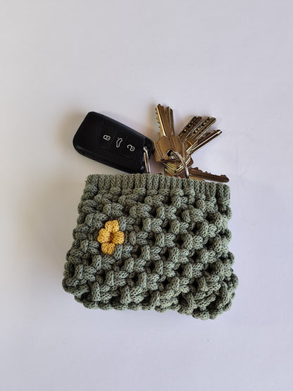 Monedero "Beso de Flor" · Pequeño tesoro artesanal ·